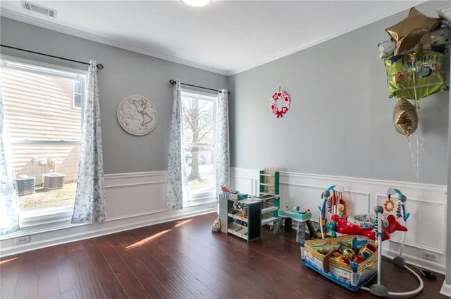 Building Photo - 1565 Hedington Cir SE
