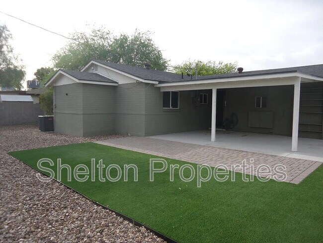 Building Photo - 1041 W 18th St