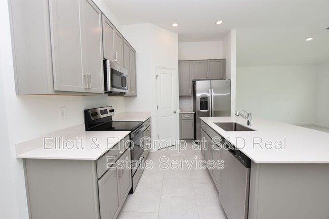 Building Photo - 856 Timberland Dr