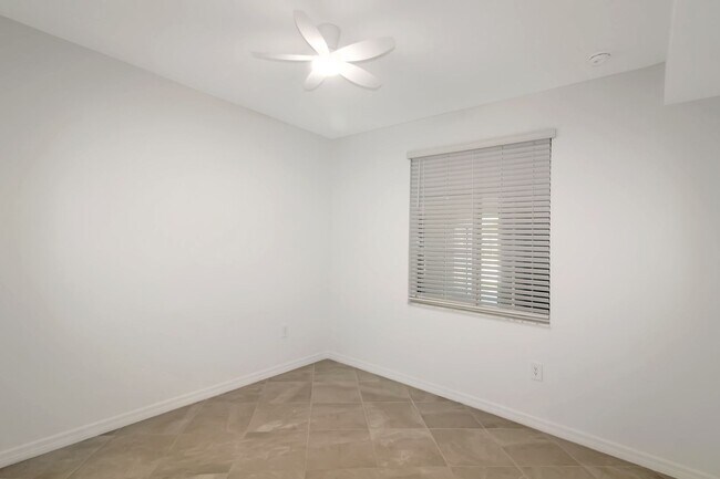 Building Photo - Wellen Park Golf and Country Club Annual Condo for Rent