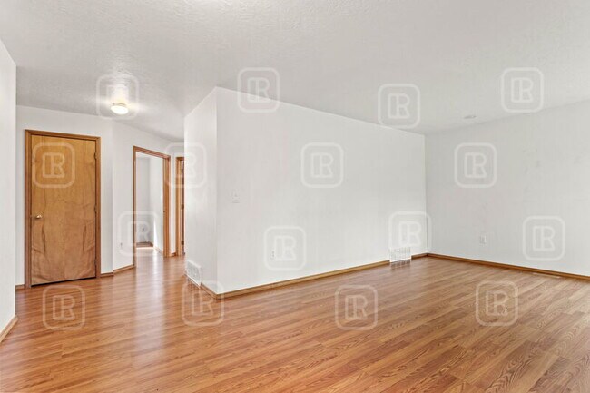 Building Photo - 1325 W Qualchan Dr