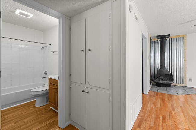 Building Photo - 106 Apache Hills Dr