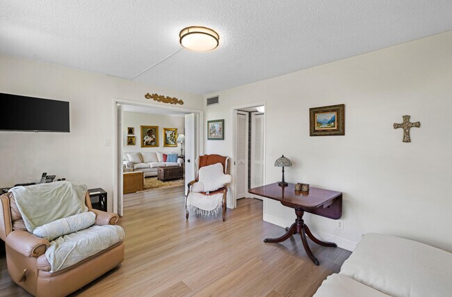Building Photo - 3621 Oaks Clubhouse Dr