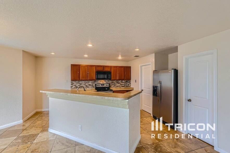 Building Photo - 5764 Maxfli Dr