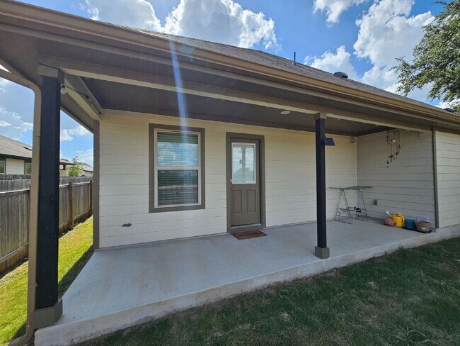 Building Photo - Gorgeous First Time Rental, 4 bed, 3 full bath with flex room which could be used as a 5th bedroo...
