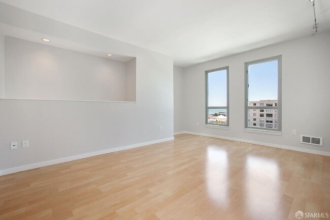 Building Photo - 219 Brannan St