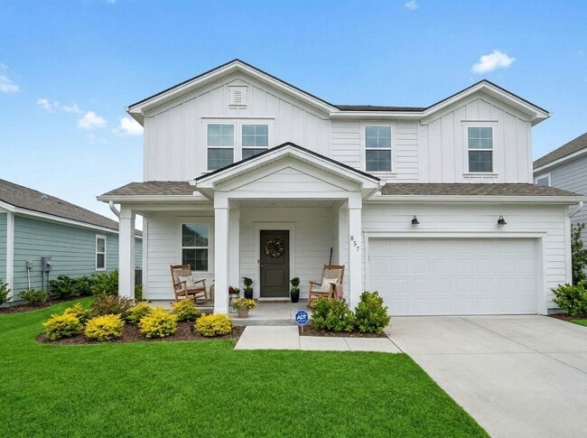 Building Photo - 3 bedrooms, 2 1/2 bathrooms in Richmond Hill's Heartwood Community