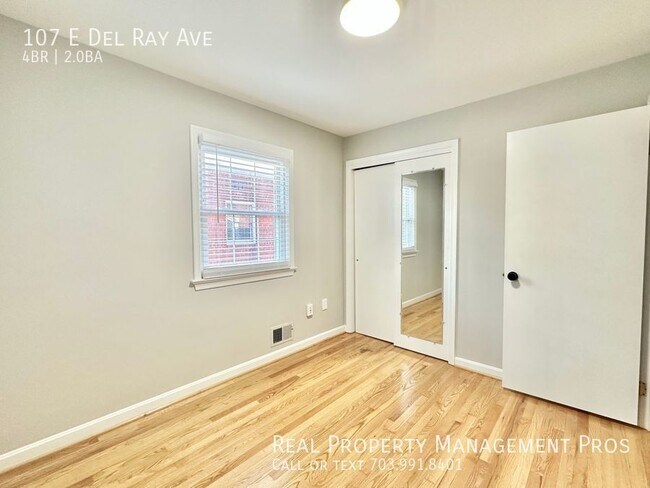Building Photo - 107 E Del Ray Ave