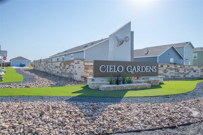 Building Photo - 309 Marty Allen Lp