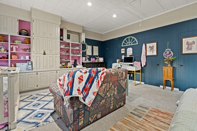 Building Photo - 2509 Wooded Acres Dr