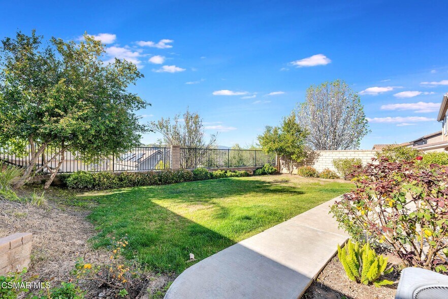 Building Photo - 22632 Dragonfly Ct