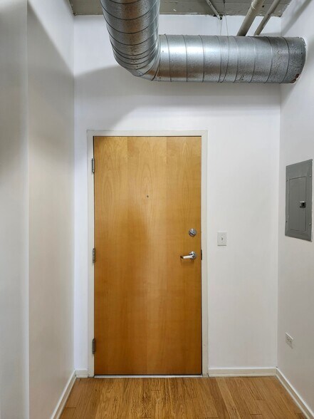 Building Photo - 1525 S Sangamon St