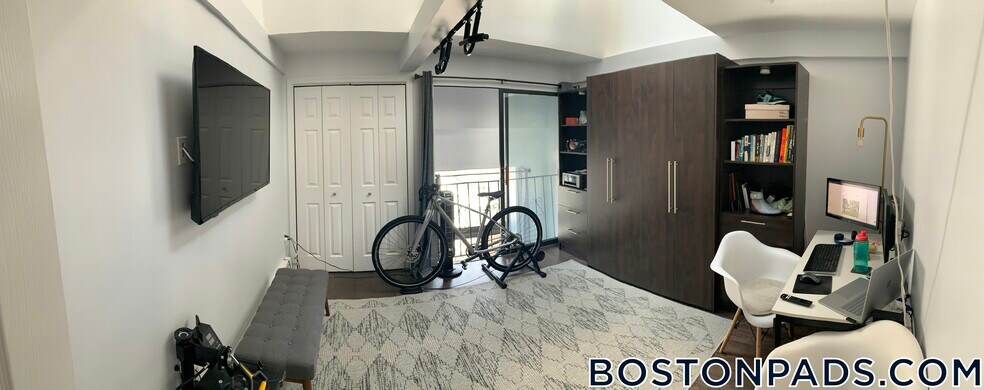 Building Photo - 12 Locust St