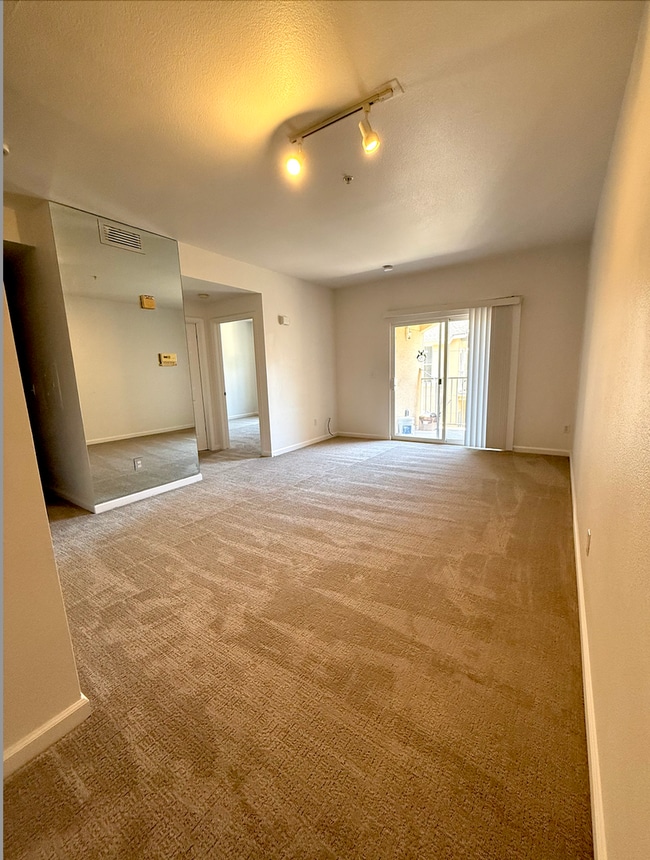 Building Photo - Parc Crossing 1 Bed 1 Bath Unit in Mountai...