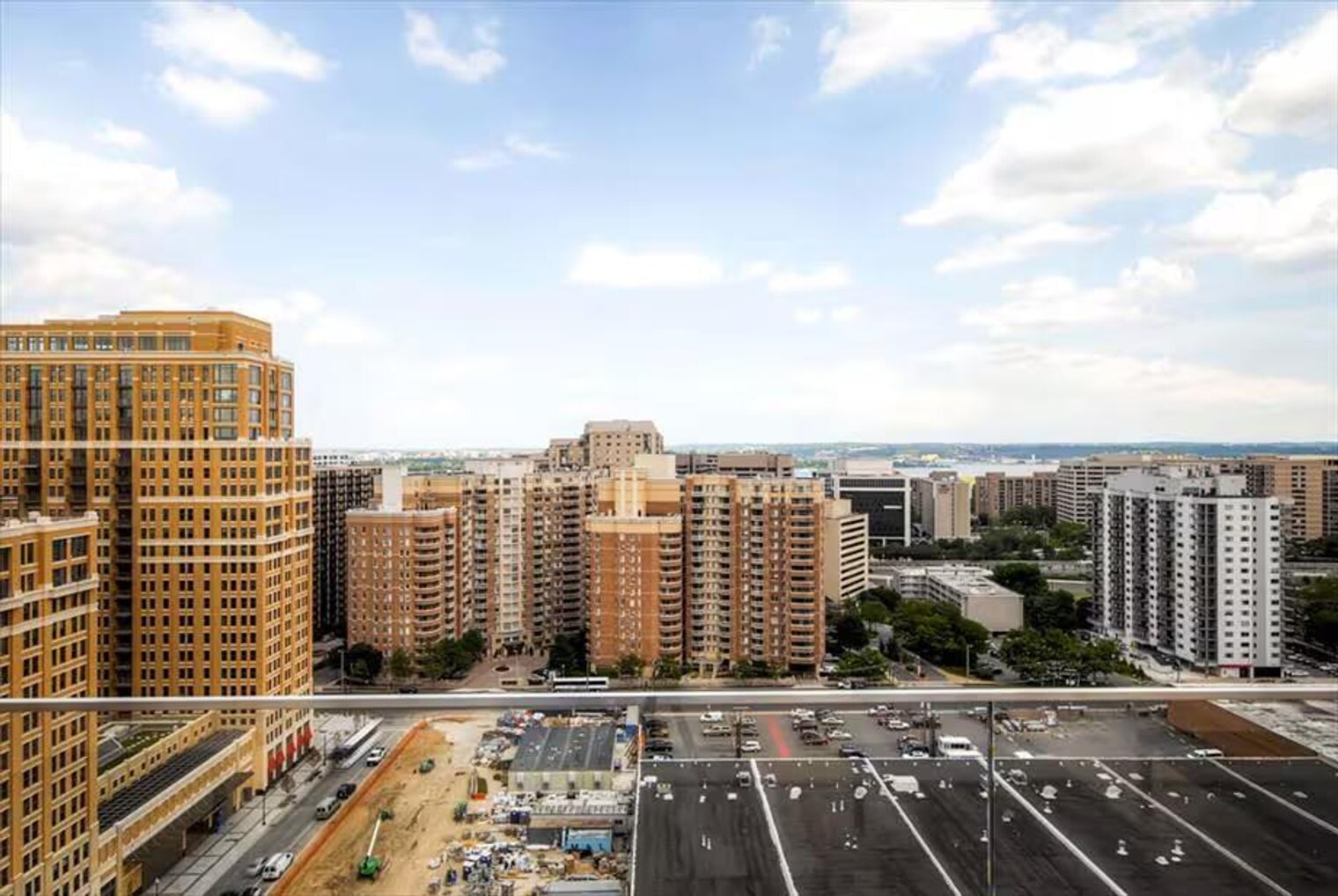 Building Photo - 1405 S Fern St