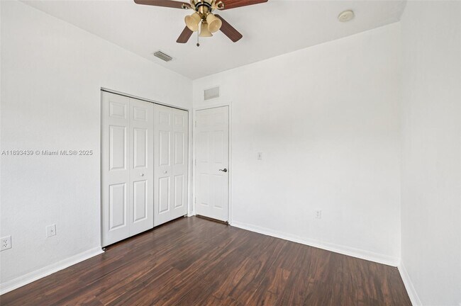 Building Photo - 2456 SE 19th Ct