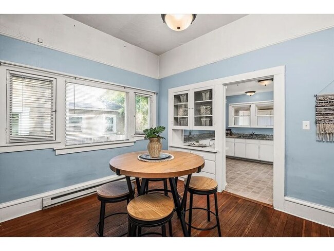 Building Photo - 511 Madison St