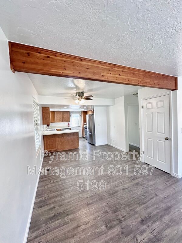 Building Photo - 1099 Shepard Ln
