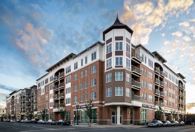 Building Photo - Views On Vine
