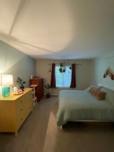 Bedroom - 4813 Cedar Lake Rd S