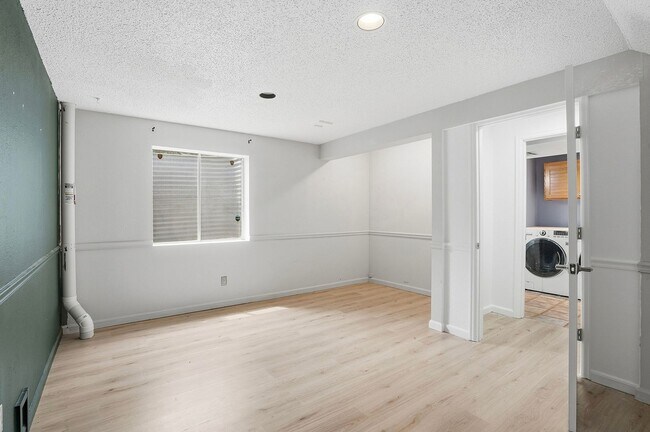 Building Photo - 3304 W 127th Ave