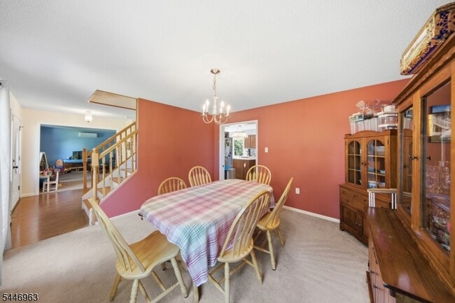 Building Photo - 2057 Lakeside Dr W