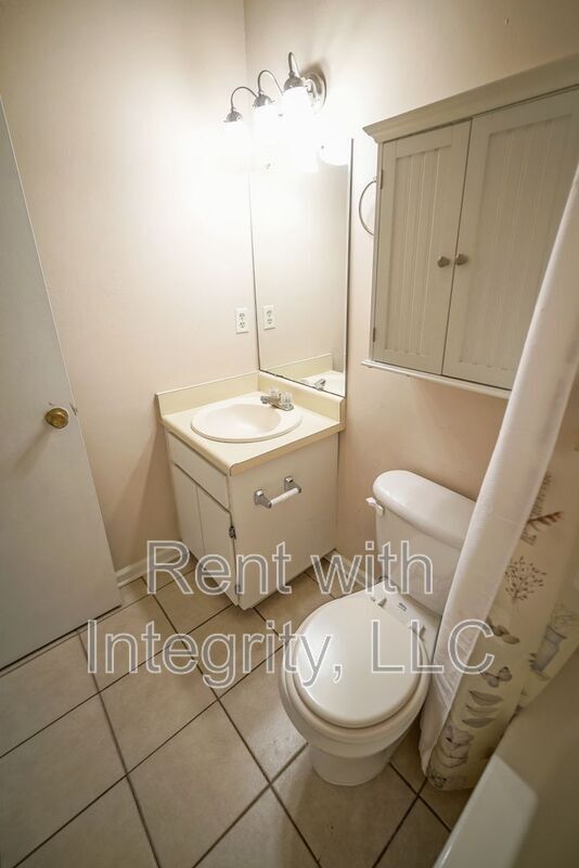 Building Photo - 2100 Continental Ave