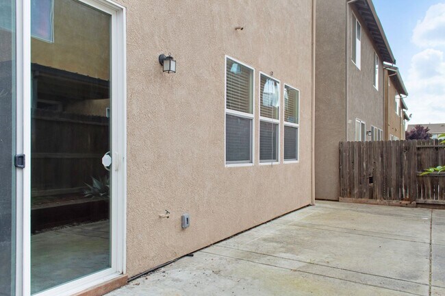 Building Photo - 3249 Torrance Ave