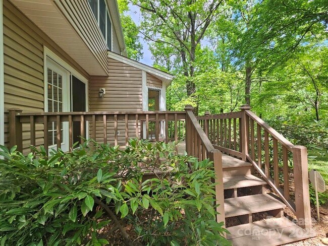 Building Photo - 4015 Brownes Ferry Rd