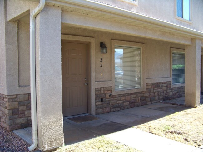 Building Photo - Sky Hawk Townhome