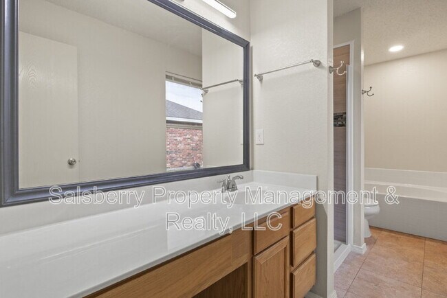 Building Photo - 536 Del Mar Dr