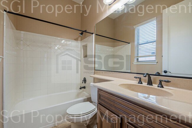 Building Photo - LUXURY 5 BEDROOM VISTANCIA BASEMENT HOME!