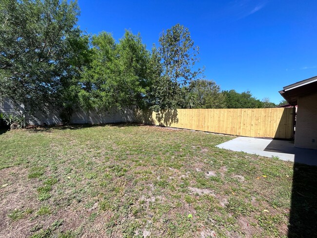 Building Photo - 2/2 In East Orlando