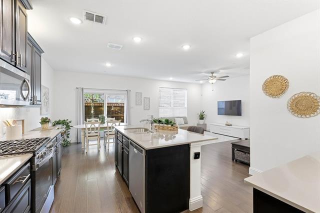 Building Photo - 982 Mikaela Dr