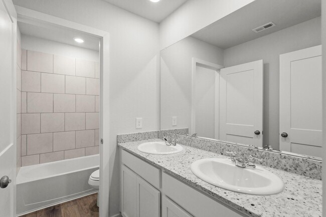 Building Photo - 298 Forest W St