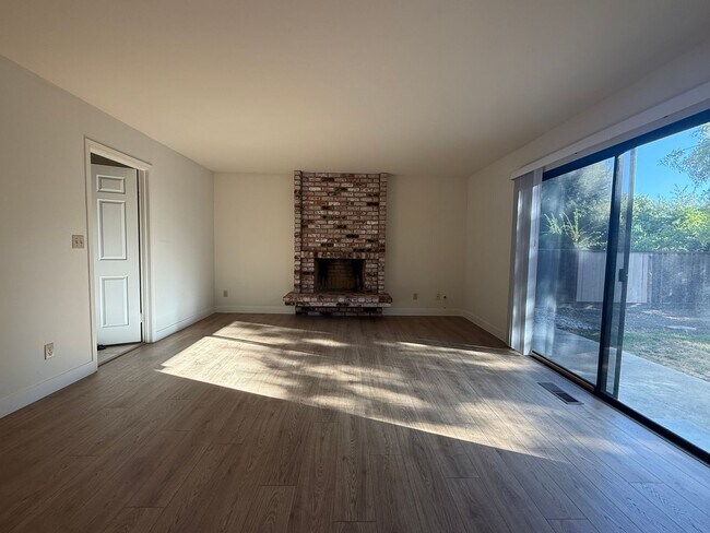 Building Photo - 6574 Leyland Park Dr