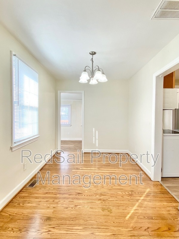 Building Photo - 619 Brewer St