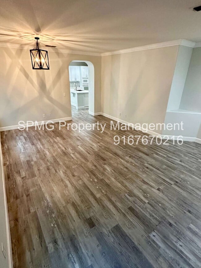 Building Photo - 5755 Bridgecross Dr