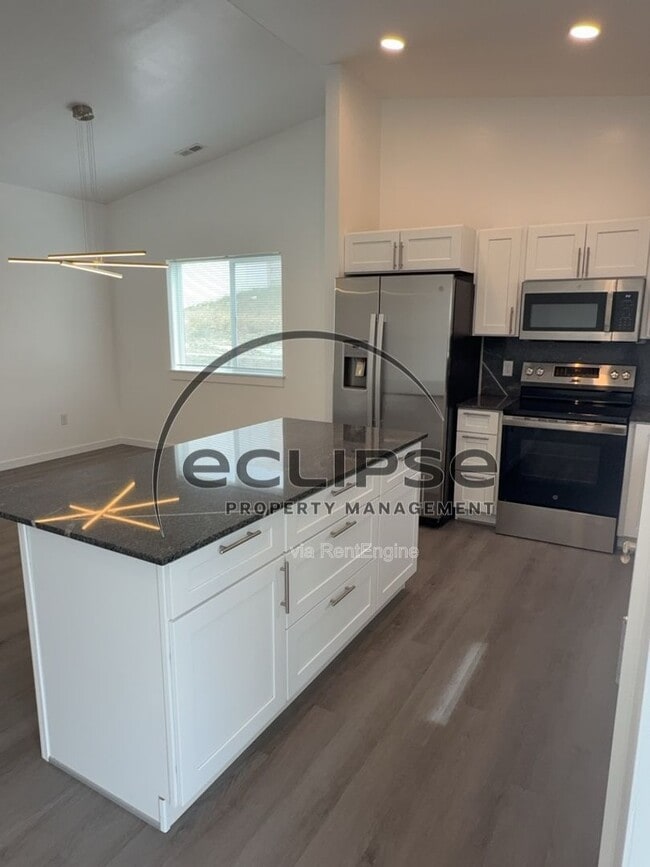 Building Photo - 147 Buena Vista Dr