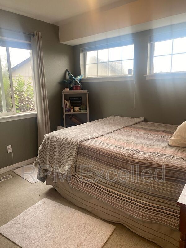 Building Photo - 1429 Hamilton Pl