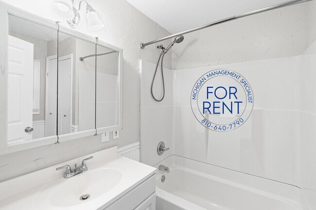 Building Photo - 2429 Lincoln Manor Dr