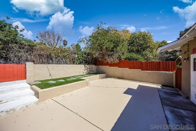 Building Photo - 8810 Mariposa St
