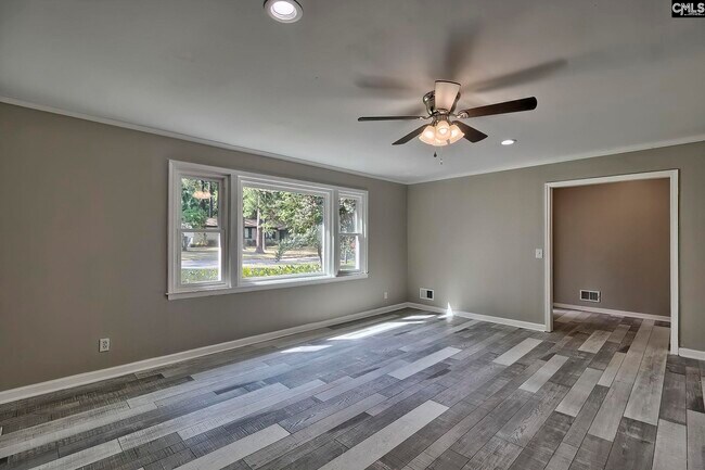 Building Photo - 113 Lyndhurst Rd
