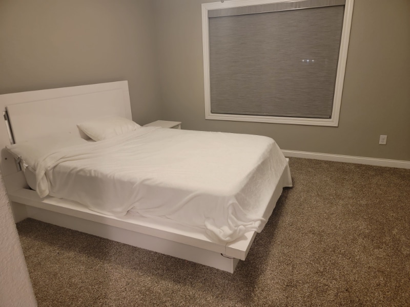 Building Photo - 605 NE Dellwood Dr