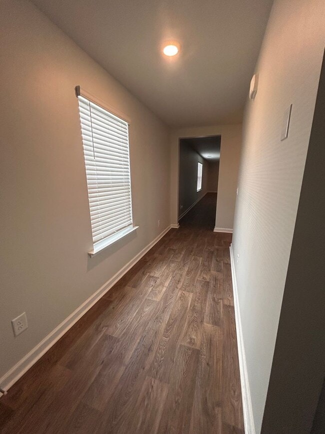 Building Photo - *Move in Special*  Spacious 3BR/2BA home in the Carnes area!