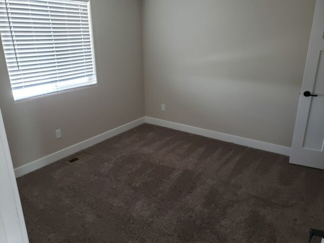 Building Photo - Twin home in Cedar City