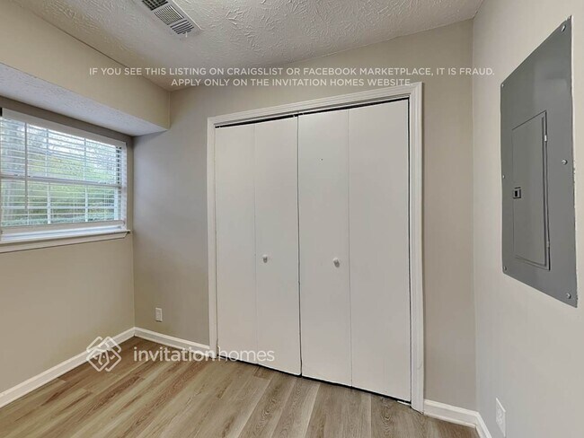 Building Photo - 1589 Mary Lou Ln SE