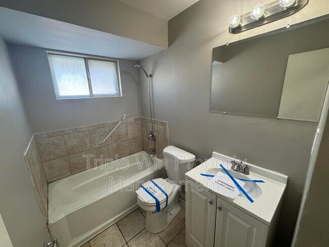 Building Photo - 515 Alcove Ave