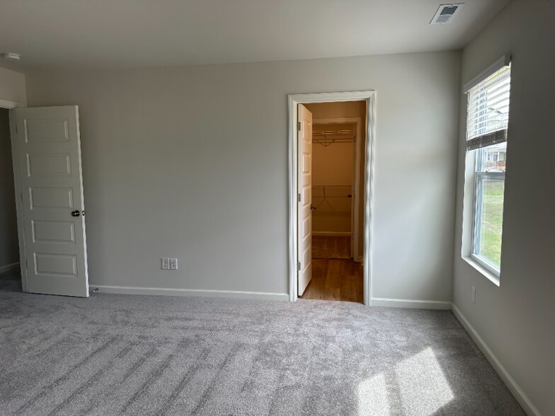 Building Photo - 3007 Drumwright Wy