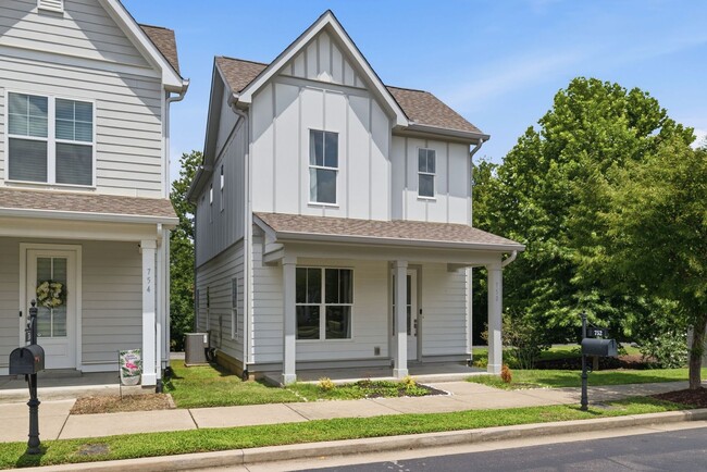 Building Photo - East Nashville Dream Rental